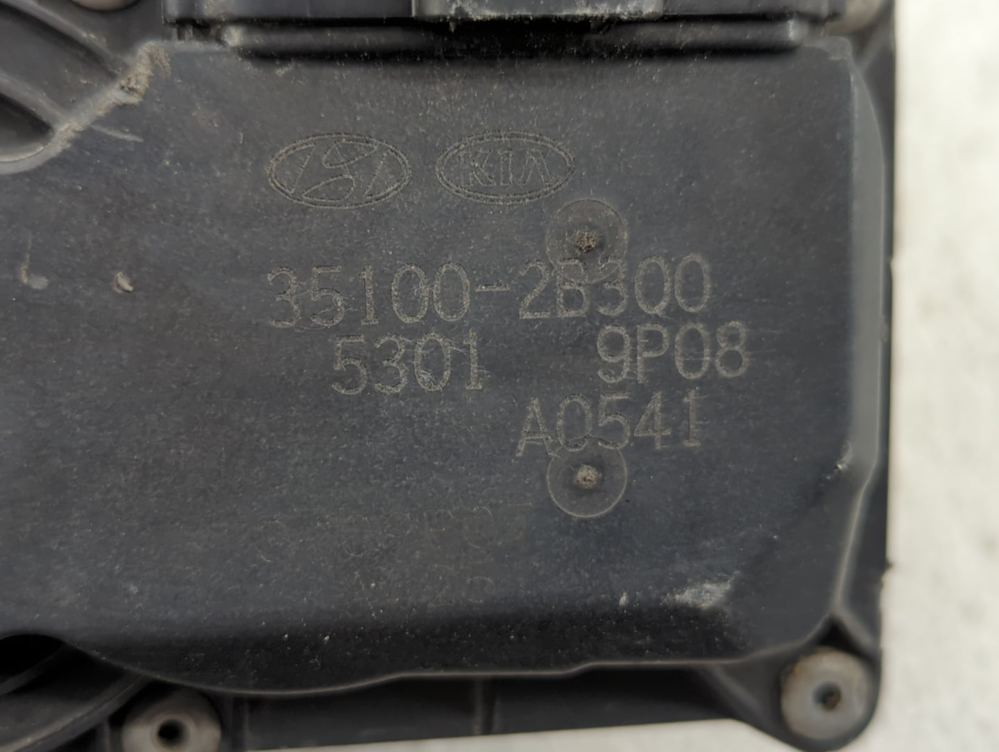 2012-2019 Kia Rio Throttle Body P/N:35100-2B300 Fits Fits 2012 2013 2014 2015 2016 2017 2018 2019 OEM Used Auto Parts - Oemu