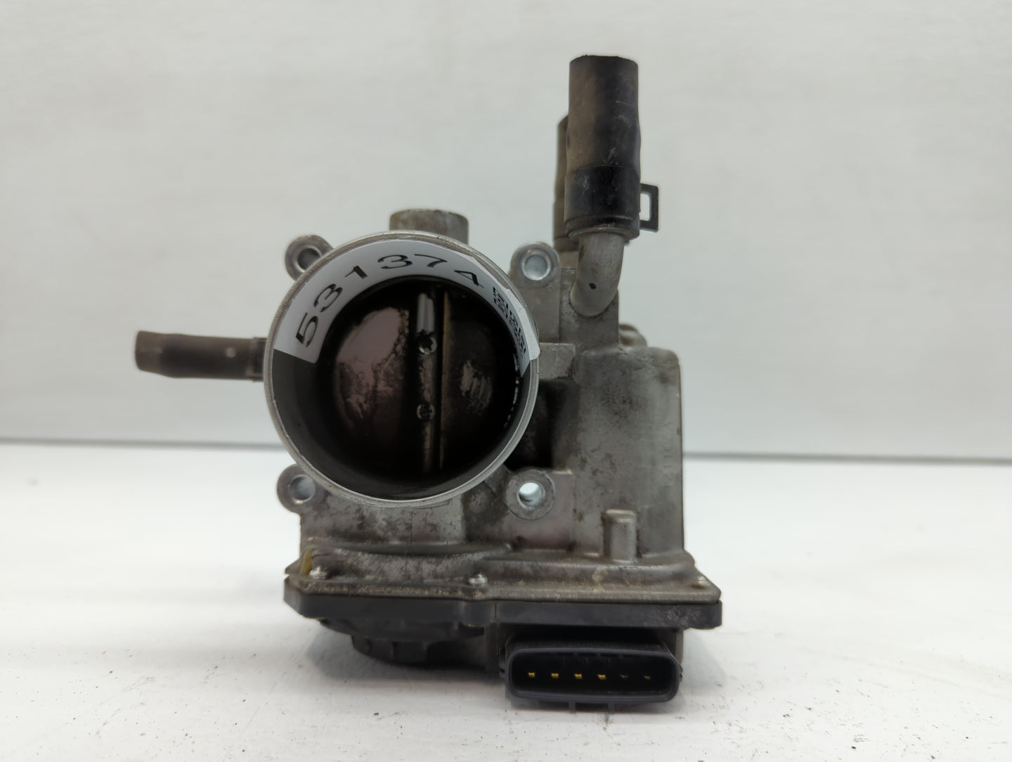 2012-2019 Kia Rio Throttle Body P/N:35100-2B300 Fits Fits 2012 2013 2014 2015 2016 2017 2018 2019 OEM Used Auto Parts - Oemu