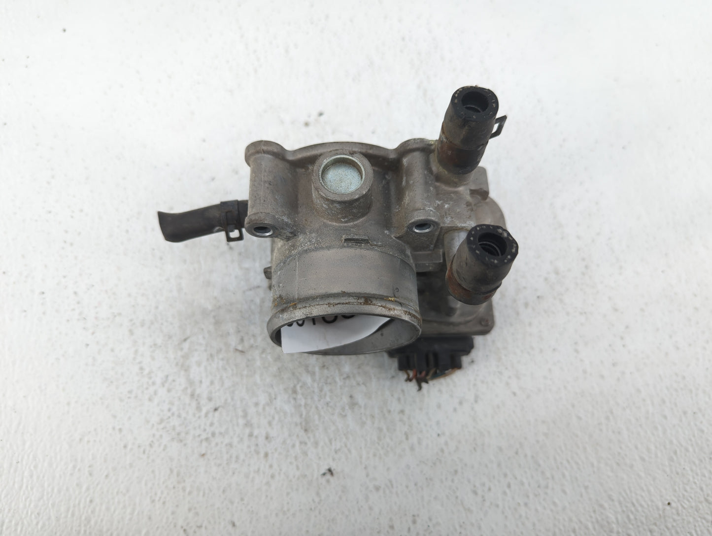 2012-2019 Kia Rio Throttle Body P/N:35100-2B300 Fits Fits 2012 2013 2014 2015 2016 2017 2018 2019 OEM Used Auto Parts - Oemu