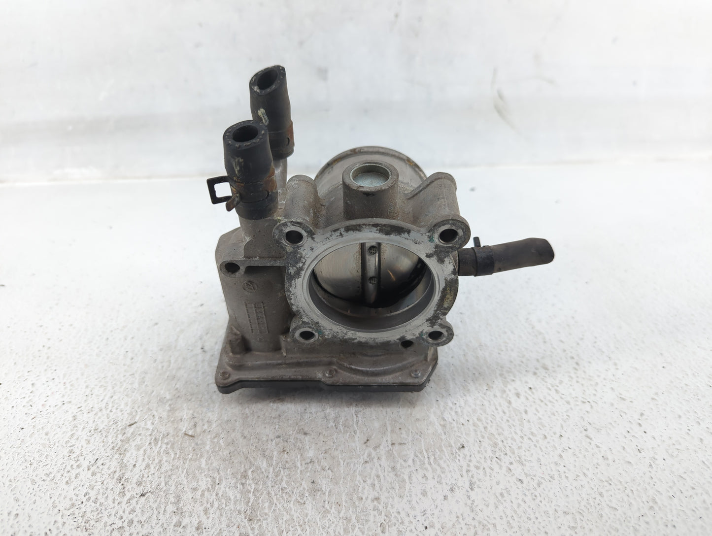 2012-2019 Kia Rio Throttle Body P/N:35100-2B300 Fits Fits 2012 2013 2014 2015 2016 2017 2018 2019 OEM Used Auto Parts - Oemu