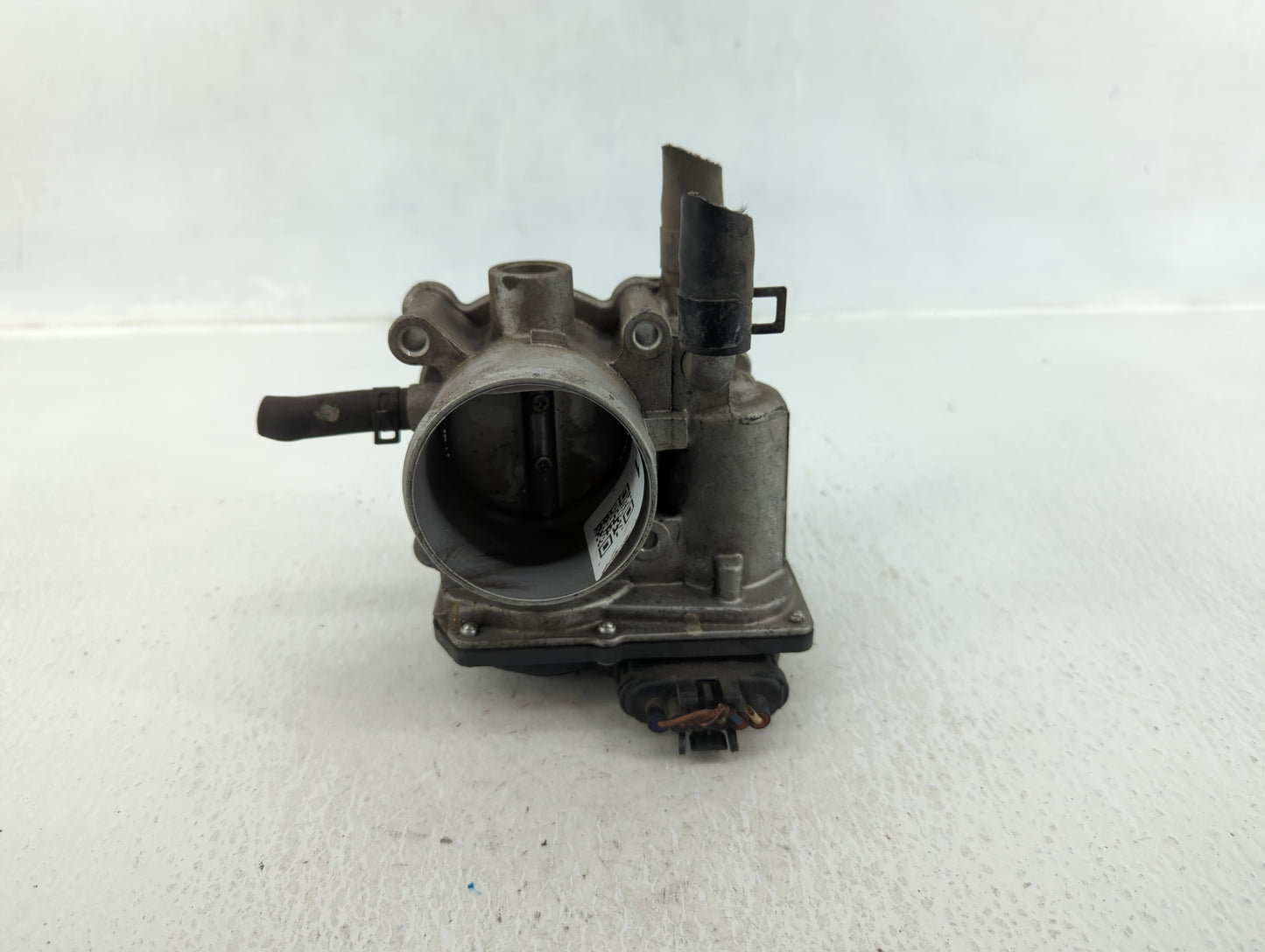 2012-2019 Kia Rio Throttle Body P/N:35100-2B300 Fits Fits 2012 2013 2014 2015 2016 2017 2018 2019 OEM Used Auto Parts - Oemu