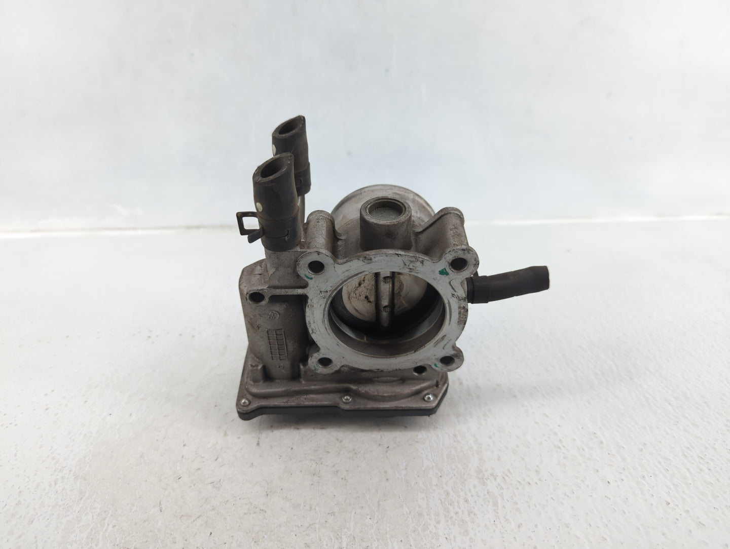 2012-2019 Kia Rio Throttle Body P/N:35100-2B300 Fits Fits 2012 2013 2014 2015 2016 2017 2018 2019 OEM Used Auto Parts - Oemu