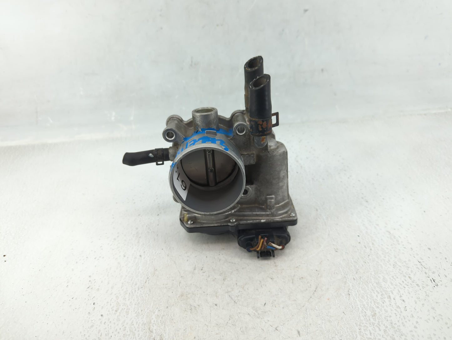 2012-2019 Kia Rio Throttle Body P/N:35100-2B300 Fits Fits 2012 2013 2014 2015 2016 2017 2018 2019 OEM Used Auto Parts - Oemu
