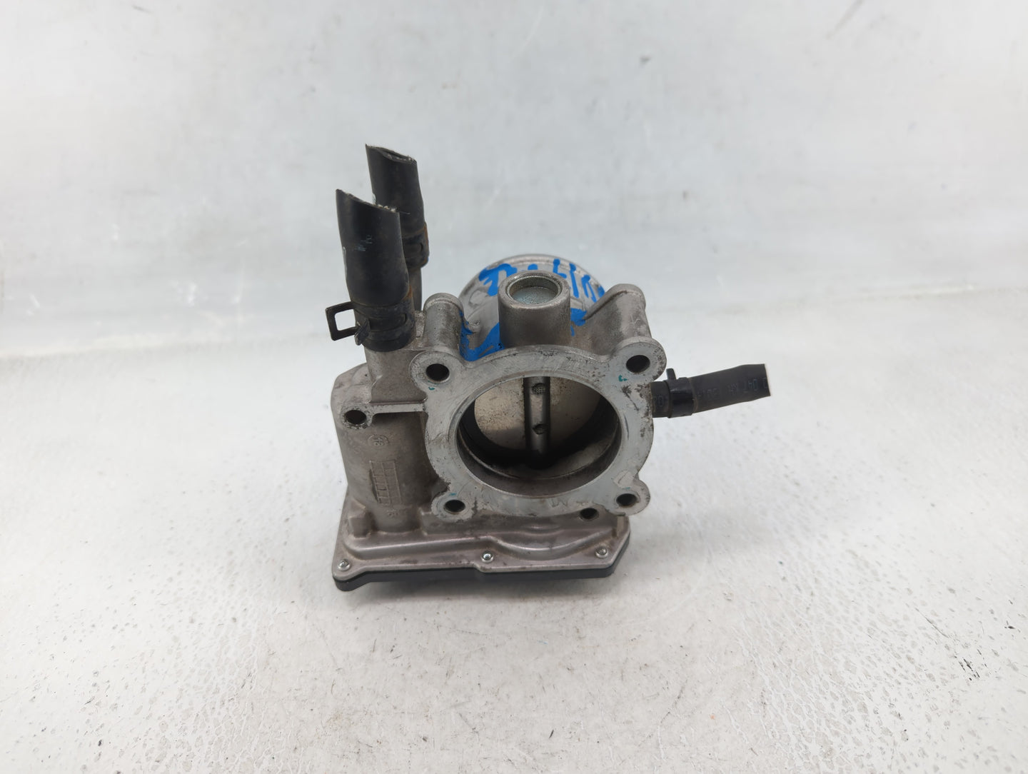 2012-2019 Kia Rio Throttle Body P/N:35100-2B300 Fits Fits 2012 2013 2014 2015 2016 2017 2018 2019 OEM Used Auto Parts - Oemu