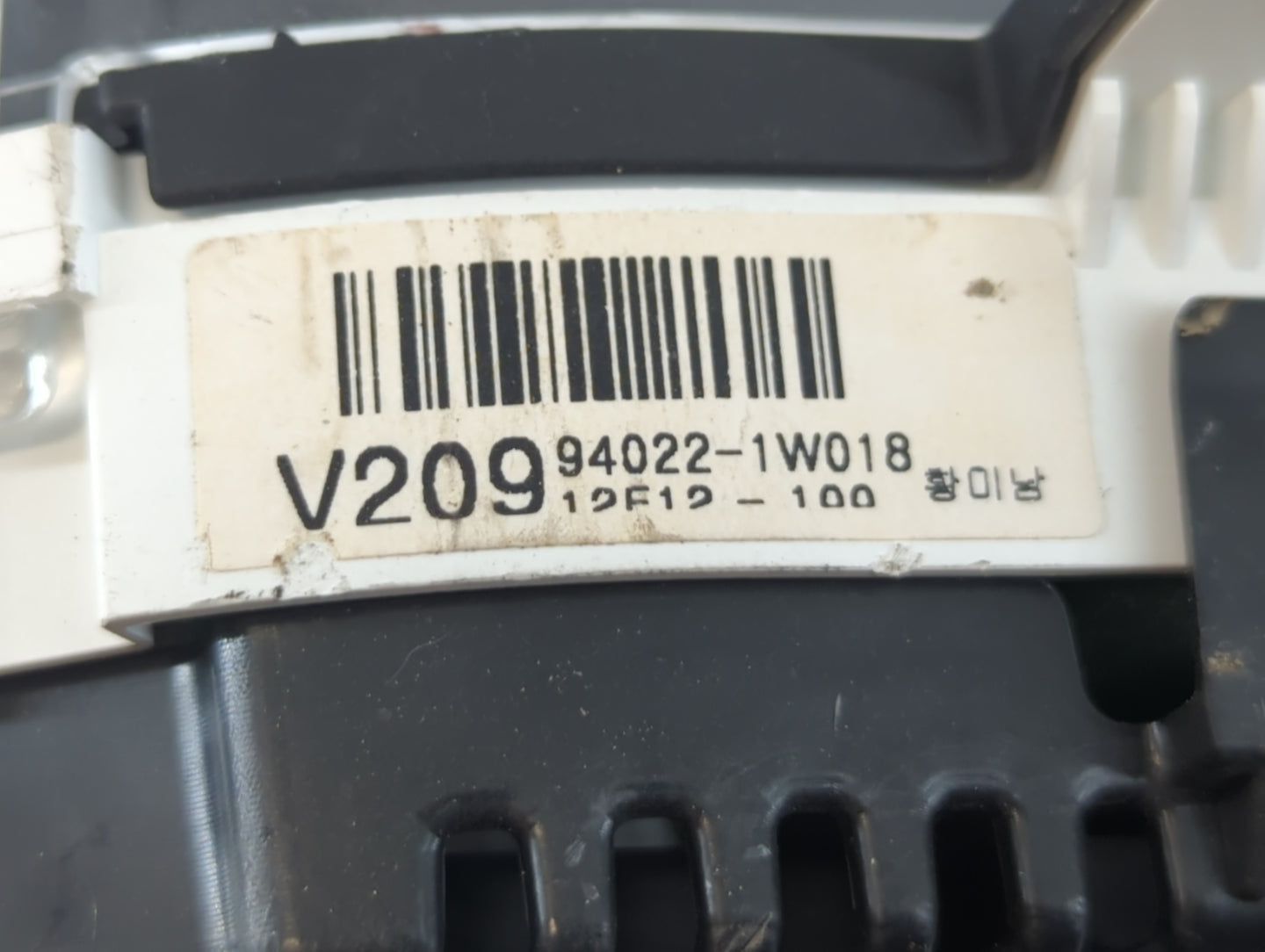 2012-2015 Kia Rio Instrument Cluster Speedometer Gauges P/N:94022-1W018 Fits Fits 2012 2013 2014 2015 OEM Used Auto Parts - 