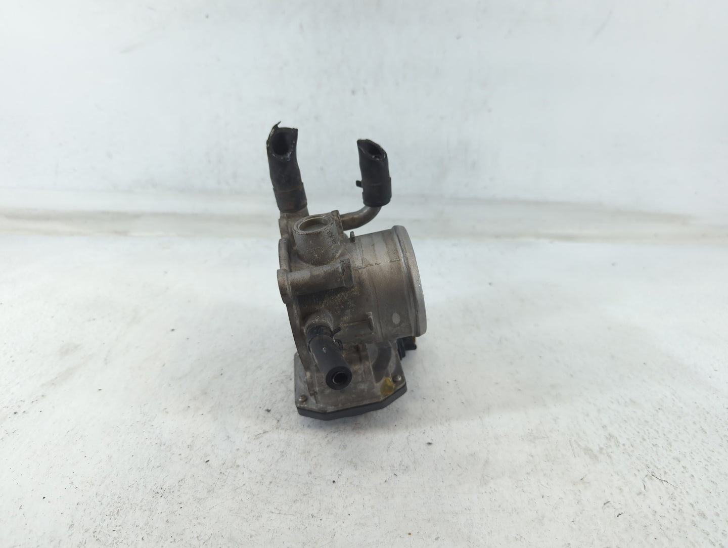 2012-2019 Kia Rio Throttle Body P/N:5301 1Q05 35100-2B300 Fits Fits 2012 2013 2014 2015 2016 2017 2018 2019 OEM Used Auto Pa
