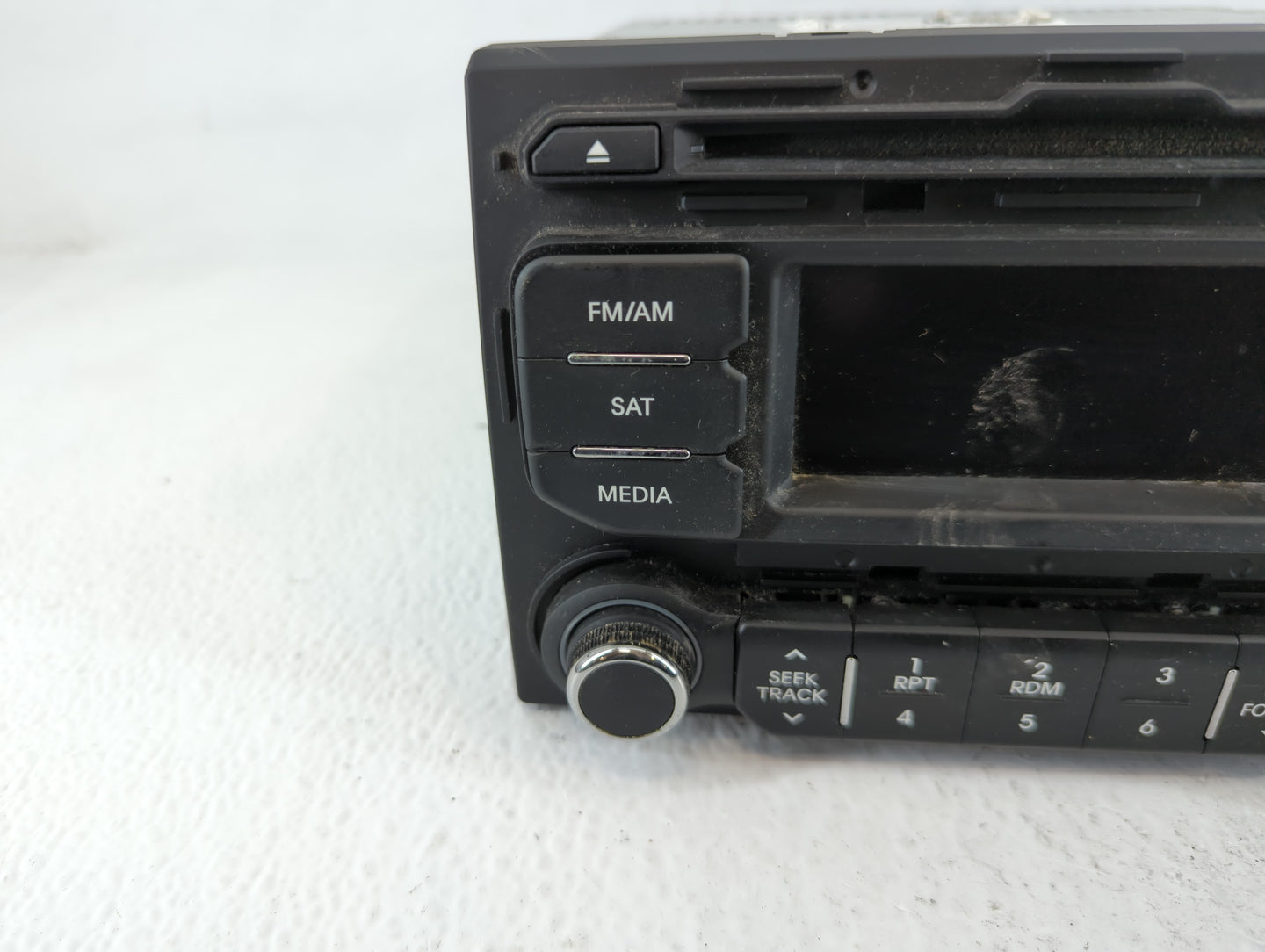 2012-2015 Kia Rio Am Fm Cd Player Radio Receiver - Oemusedautoparts1.com