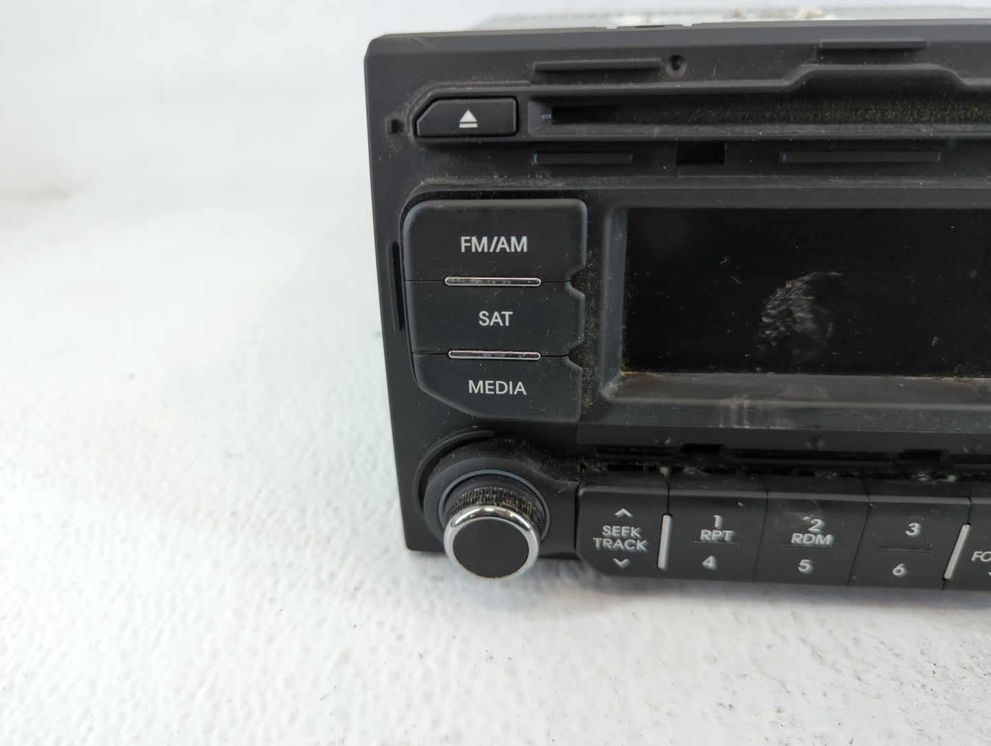 2012-2015 Kia Rio Am Fm Cd Player Radio Receiver - Oemusedautoparts1.com