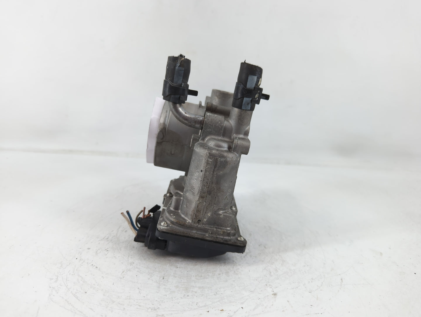 2012-2019 Kia Rio Throttle Body P/N:35100-2B300 Fits Fits 2012 2013 2014 2015 2016 2017 2018 2019 OEM Used Auto Parts - Oemu