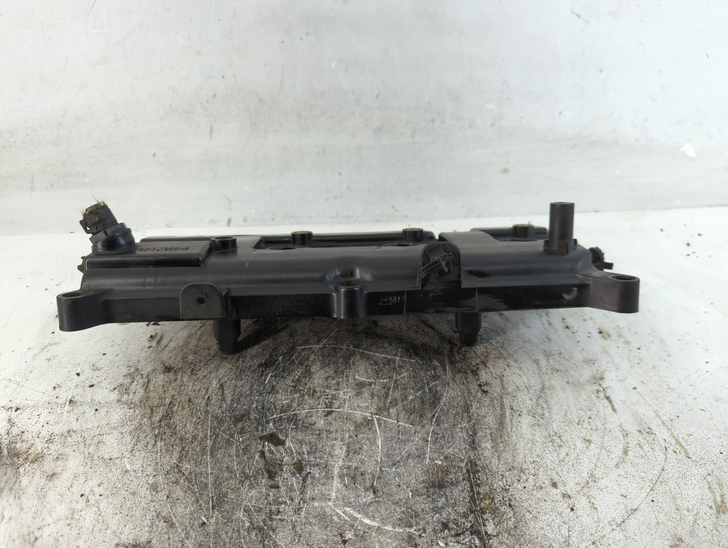 2013 Kia Rio Driver Left Cylinder Head Valve Cover Fits OEM Used Auto Parts - Oemusedautoparts1.com