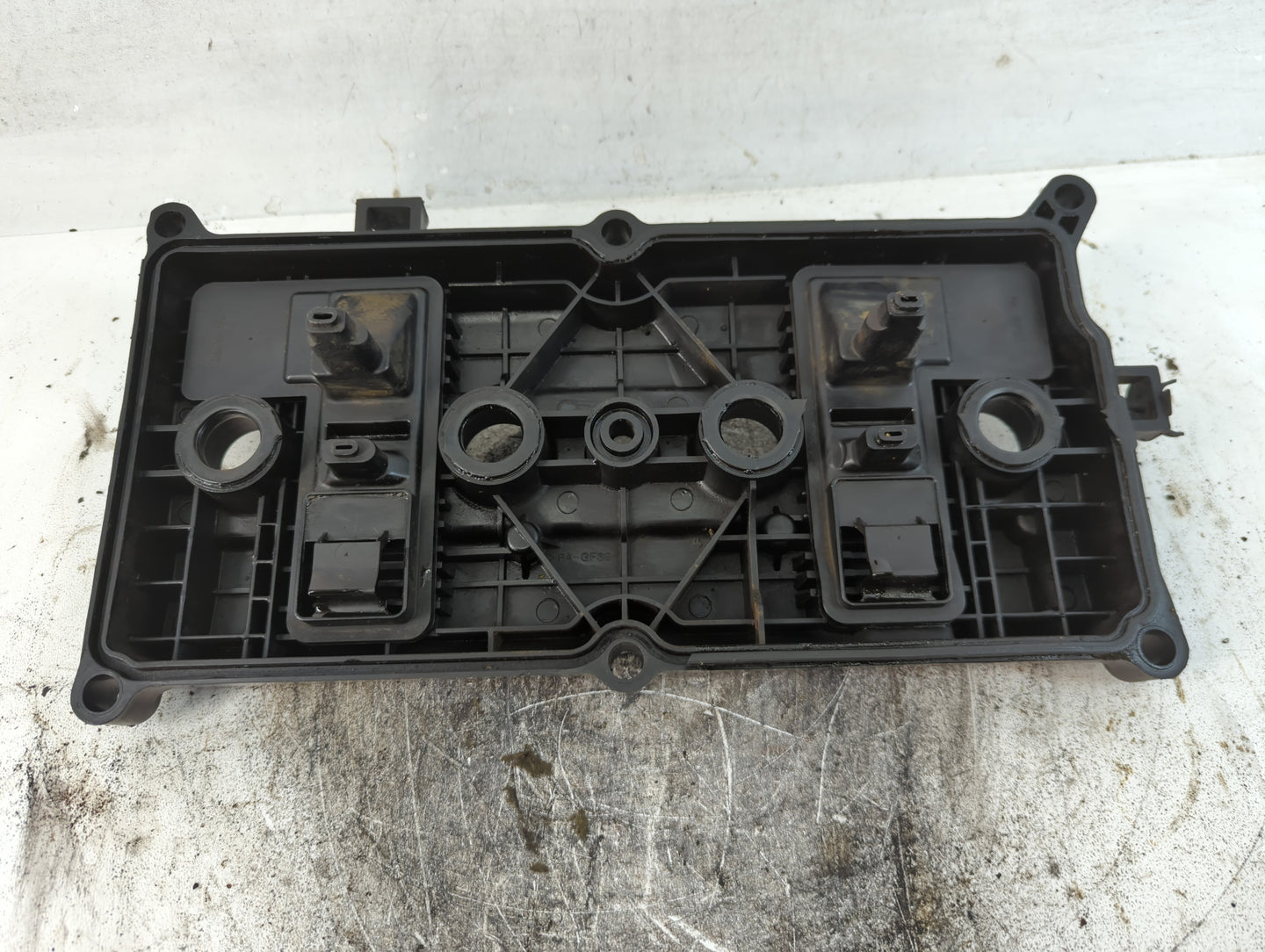 2013 Kia Rio Driver Left Cylinder Head Valve Cover Fits OEM Used Auto Parts - Oemusedautoparts1.com