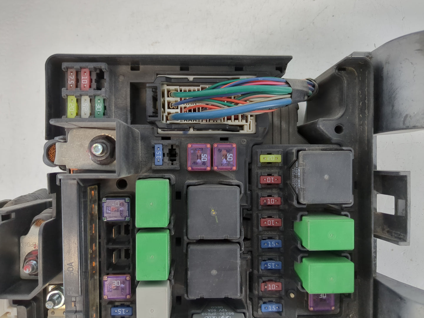 2011-2013 Kia Sorento Fusebox Fuse Box Panel Relay Module P/N:91941-2P020 Fits Fits 2011 2012 2013 OEM Used Auto Parts - Oem