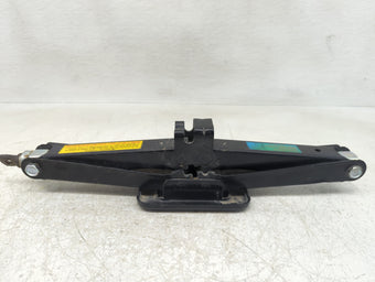 compare product 2013 Kia Sorento Spare Scissor Car Jack 1157461