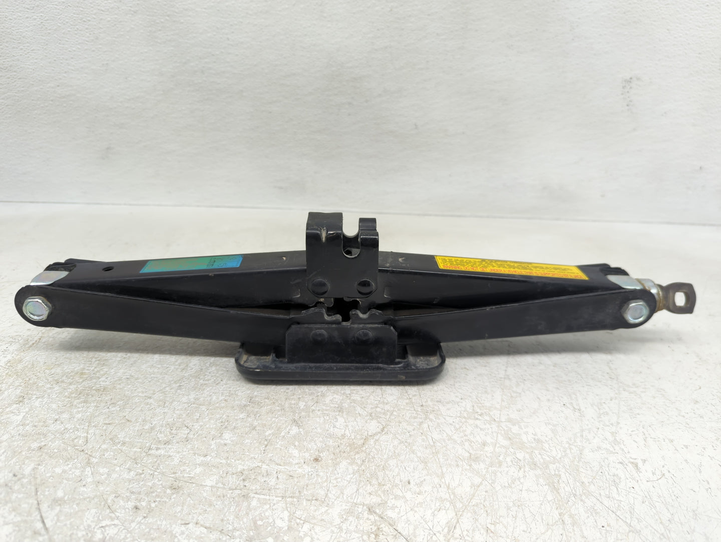 2013 Kia Sorento Spare Scissor Car Jack - Oemusedautoparts1.com