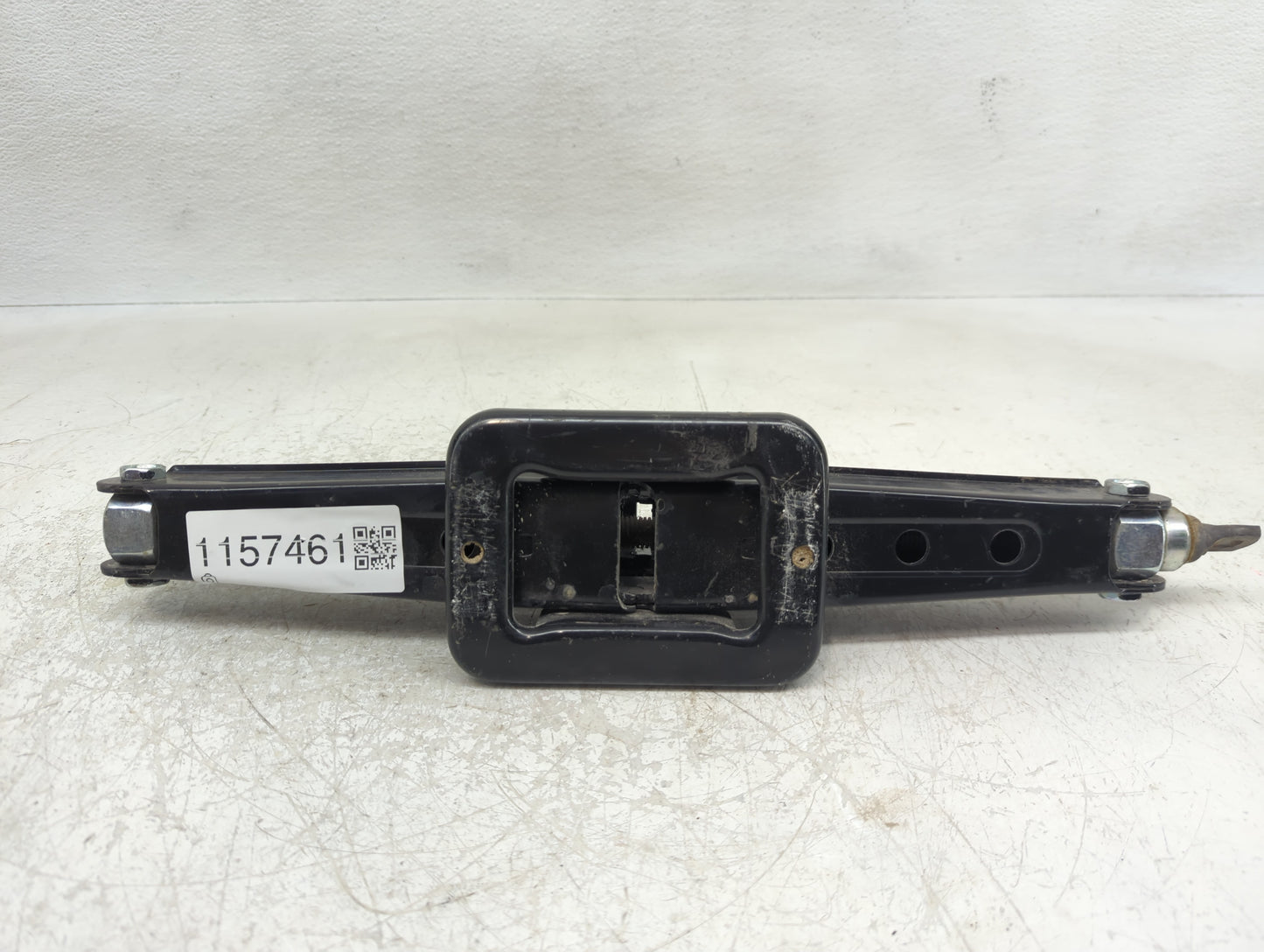 2013 Kia Sorento Spare Scissor Car Jack - Oemusedautoparts1.com