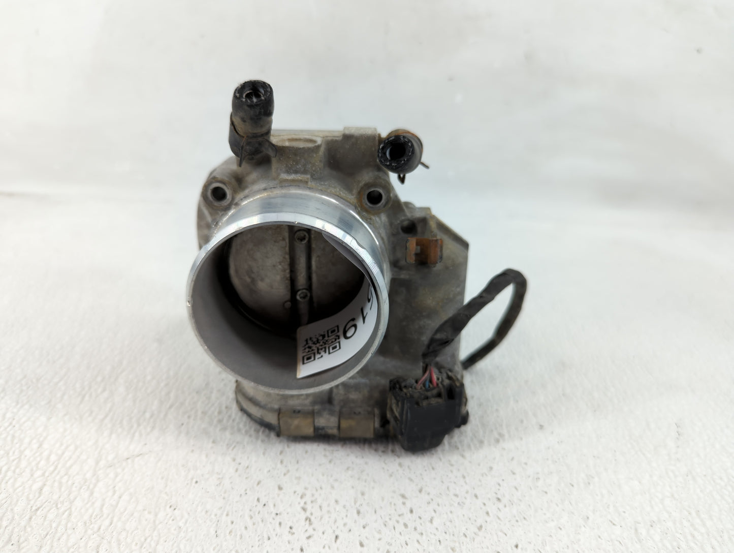 2012-2015 Kia Sorento Throttle Body P/N:35100-2G700 Fits Fits 2011 2012 2013 2014 2015 2016 OEM Used Auto Parts - Oemusedaut