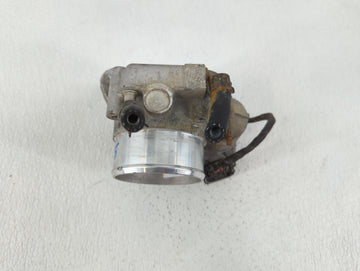 2012-2015 Kia Sorento Throttle Body P/N:35100-2G700 Fits Fits 2011 2012 2013 2014 2015 2016 OEM Used Auto Parts