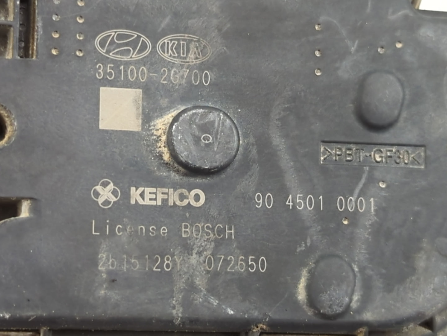 2012-2015 Kia Sorento Throttle Body P/N:35100-2G700 Fits Fits 2011 2012 2013 2014 2015 2016 OEM Used Auto Parts - Oemusedaut