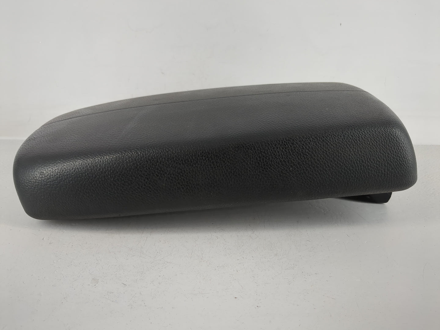 2011-2013 Kia Sorento Center Console Armrest Cover Lid Fits Fits 2011 2012 2013 OEM Used Auto Parts - Oemusedautoparts1.com