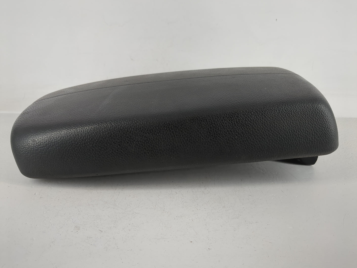 2011-2013 Kia Sorento Center Console Armrest Cover Lid Fits Fits 2011 2012 2013 OEM Used Auto Parts - Oemusedautoparts1.com