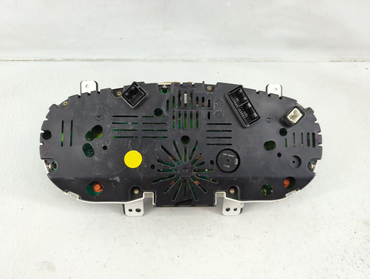 2011 Kia Sorento Instrument Cluster Speedometer Gauges P/N:94001-1U060 Fits OEM Used Auto Parts - Oemusedautoparts1.com