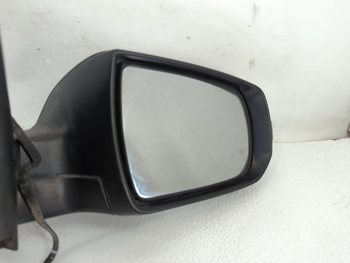 2011-2015 Kia Sorento Driver Side View Mirror - Left Door Mirror OEM Used - Oemusedautoparts1.com