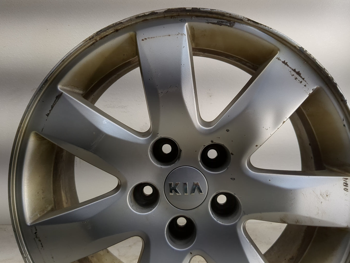 2011-2013 Kia Sorento Oem Wheel Rim 1264484 - Oemusedautoparts1.com