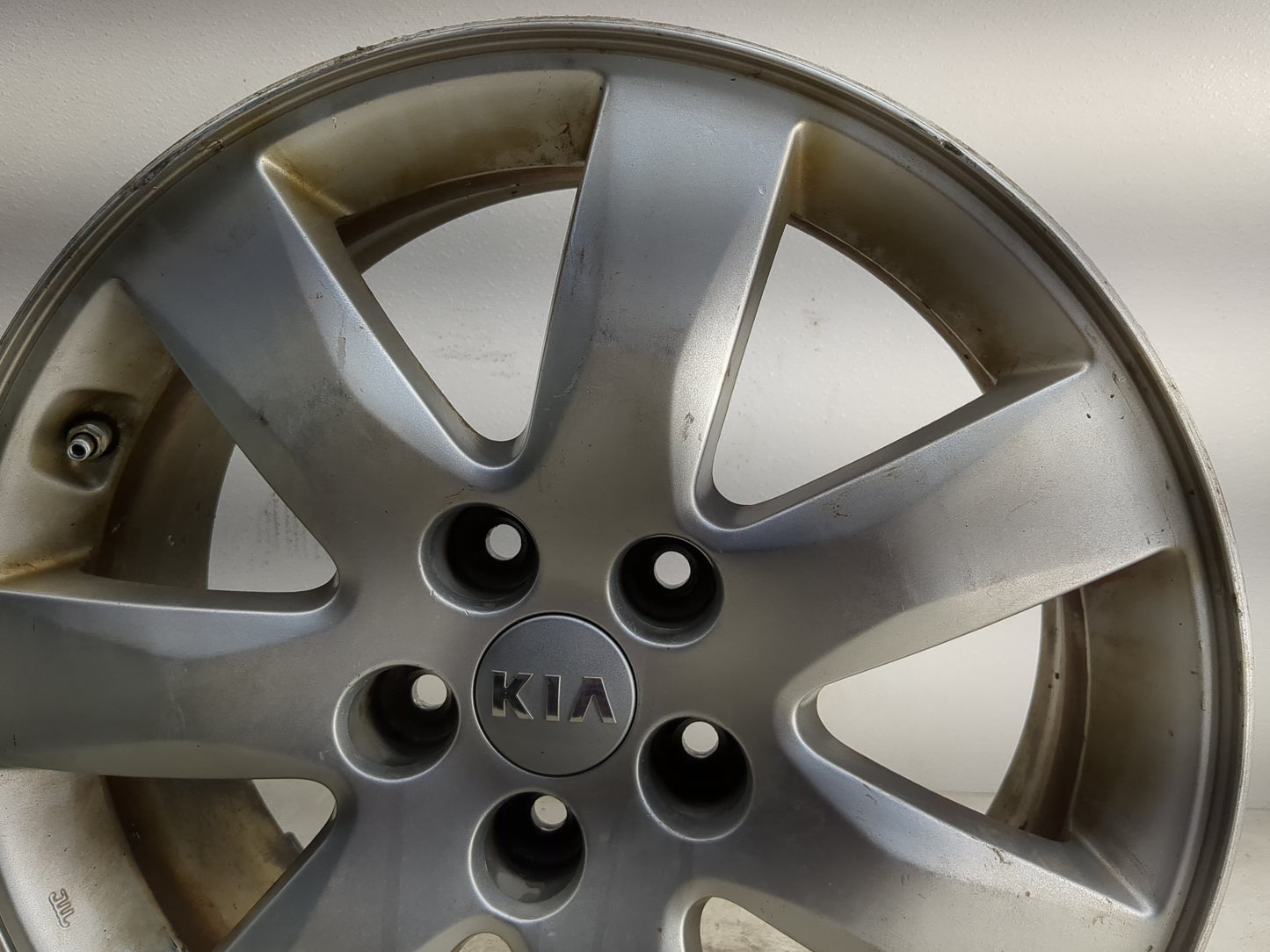 2011-2013 Kia Sorento Oem Wheel Rim 1264486 - Oemusedautoparts1.com