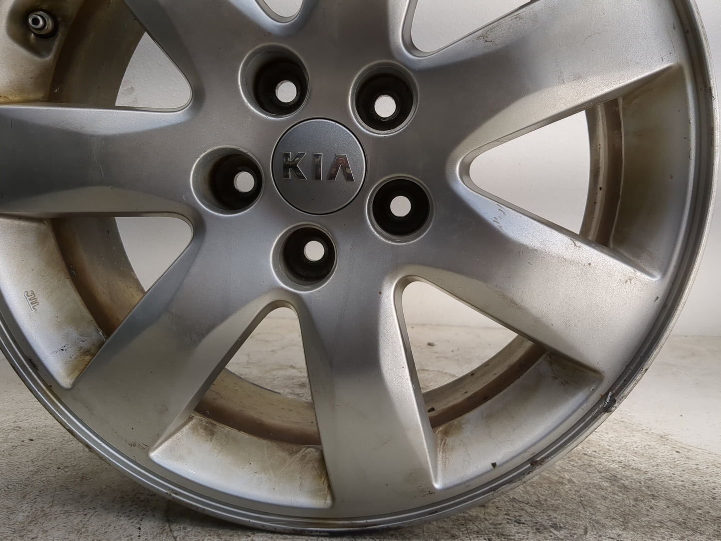 2011-2013 Kia Sorento Oem Wheel Rim 1264486 - Oemusedautoparts1.com
