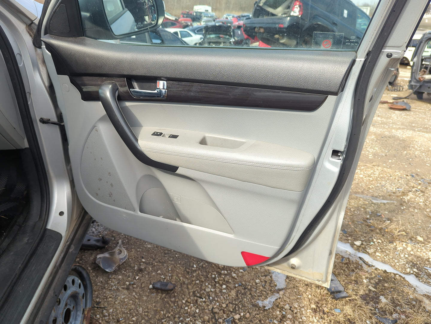 2013 Kia Sorento Front Right Passenger Interior Door Panel Trim - Oemusedautoparts1.com