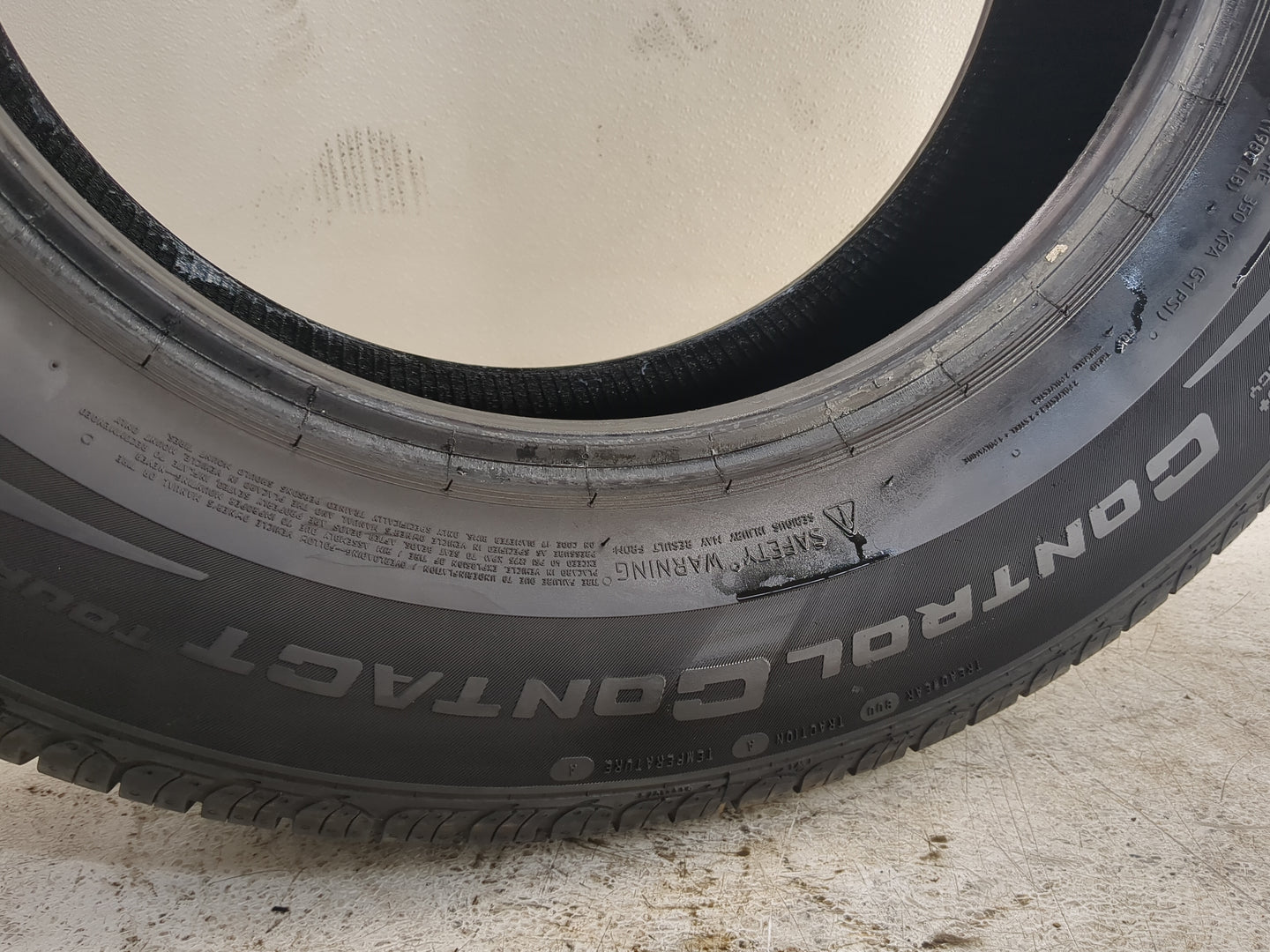 Used Tire 235/65R17 CONTINENTAL CONTROL CONTACT TOUR A/S PLUS 104H - 9/32 - Oemusedautoparts1.com