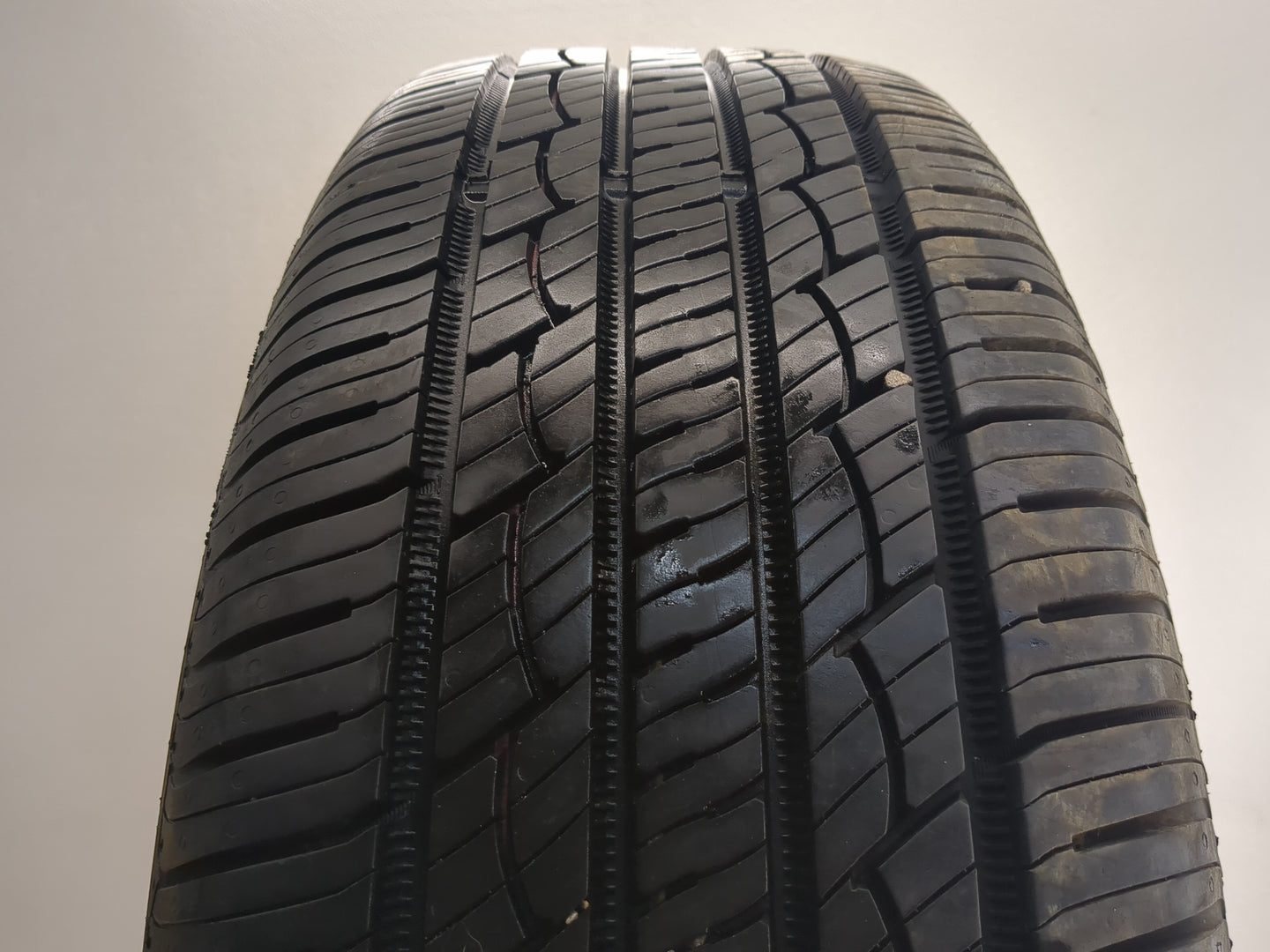 Used Tire 235/65R17 CONTINENTAL CONTROL CONTACT TOUR A/S PLUS 104H - 9/32 - Oemusedautoparts1.com