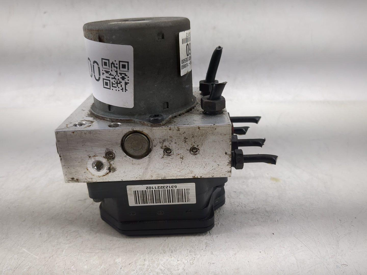 2011-2013 Kia Sorento ABS Pump Control Module Replacement P/N:58910-1U860 58910-1U960 Fits Fits 2011 2012 2013 OEM Used Auto