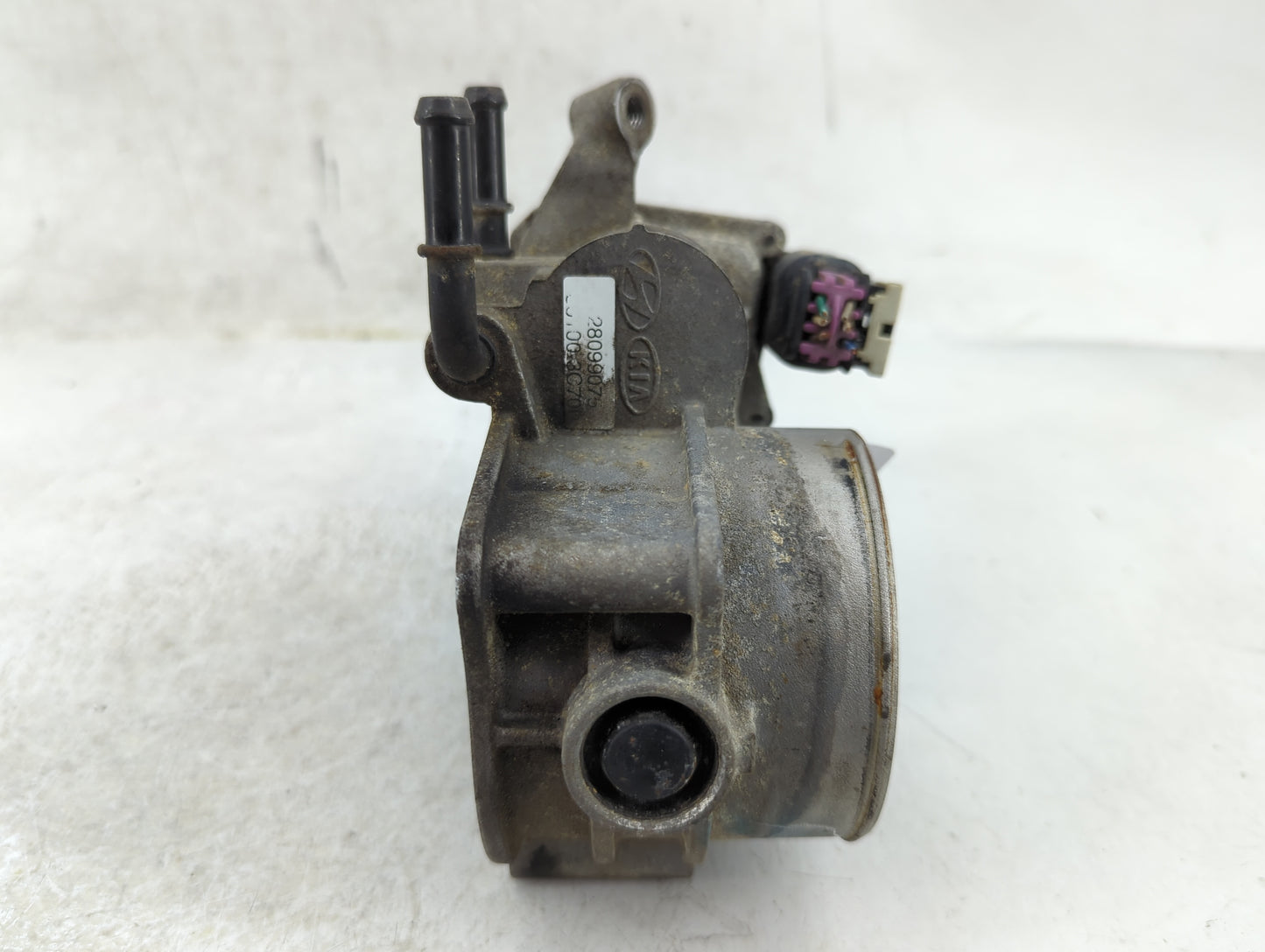 2011-2013 Kia Sorento Throttle Body P/N:351003C700 Fits Fits 2010 2011 2012 2013 2014 OEM Used Auto Parts - Oemusedautoparts