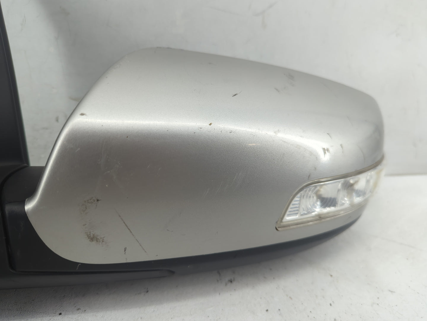 2011-2015 Kia Sorento Driver Side View Mirror - Left Door Mirror OEM Used - Oemusedautoparts1.com