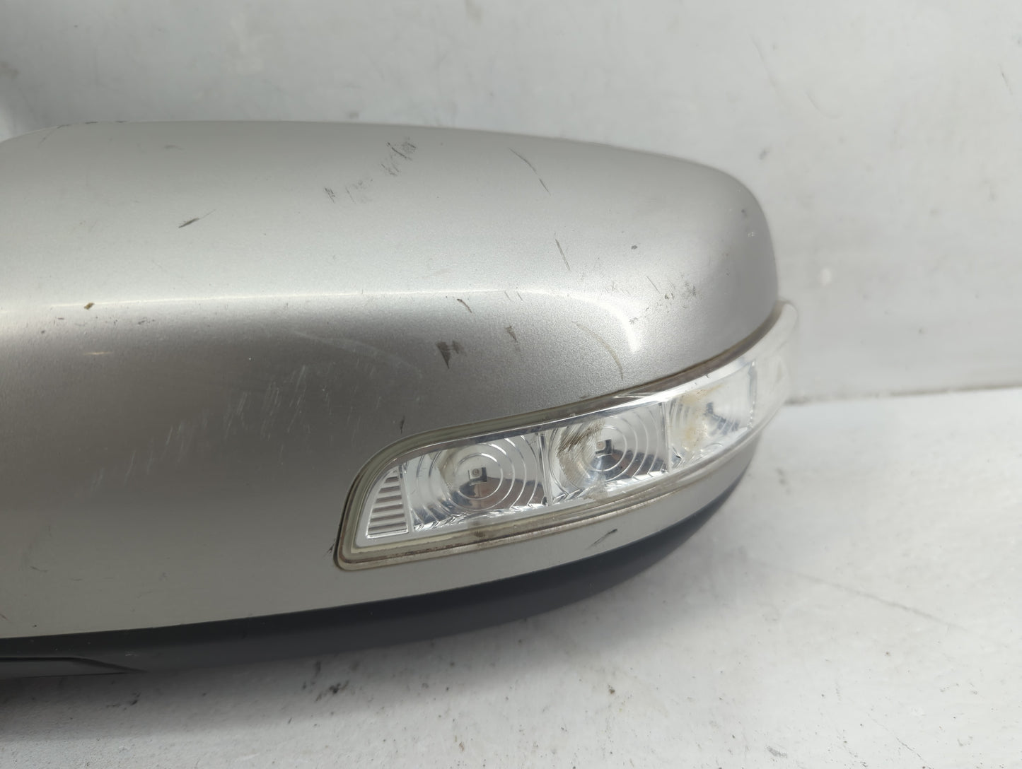 2011-2015 Kia Sorento Driver Side View Mirror - Left Door Mirror OEM Used - Oemusedautoparts1.com