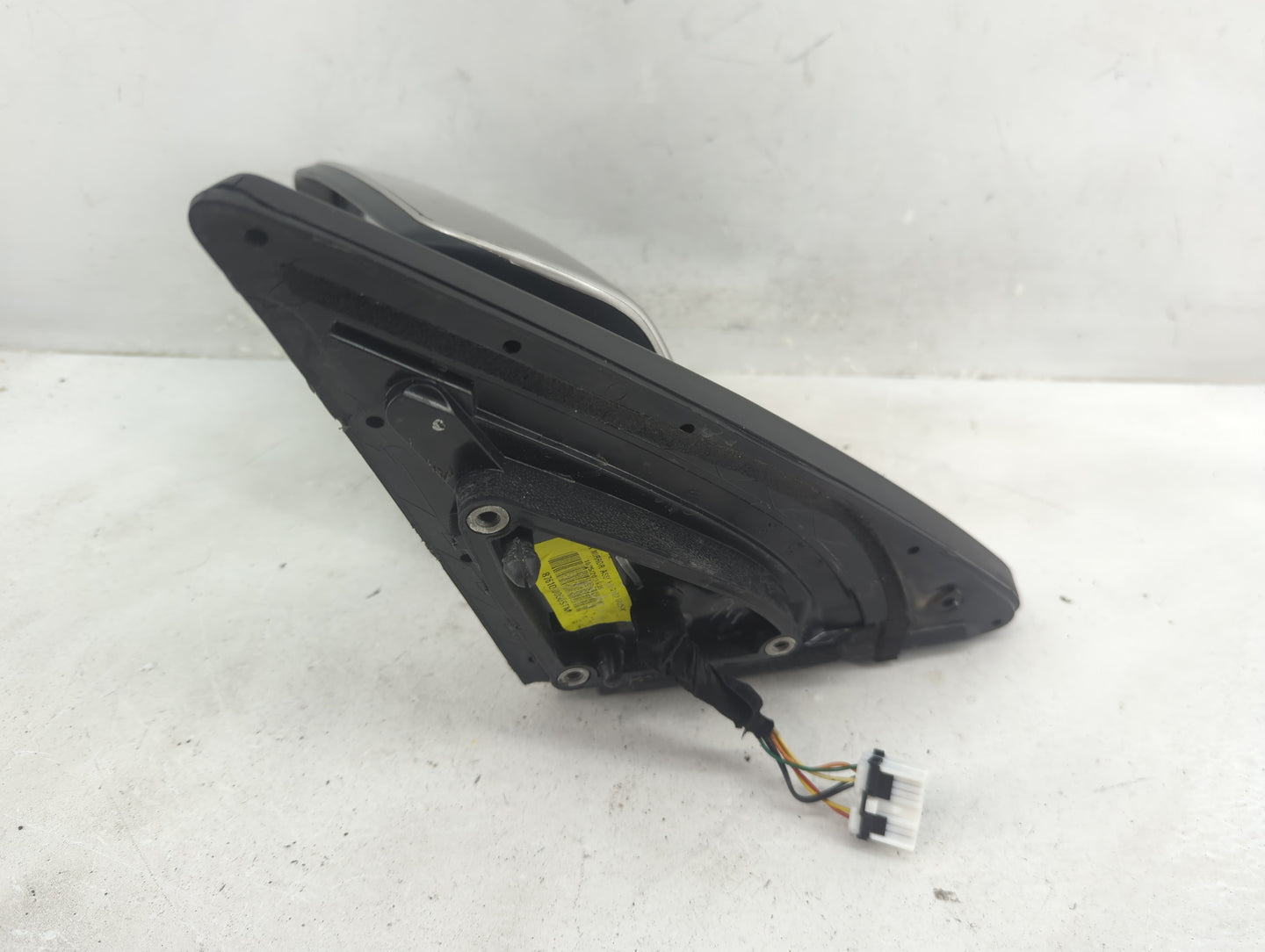 2011-2015 Kia Sorento Driver Side View Mirror - Left Door Mirror OEM Used - Oemusedautoparts1.com