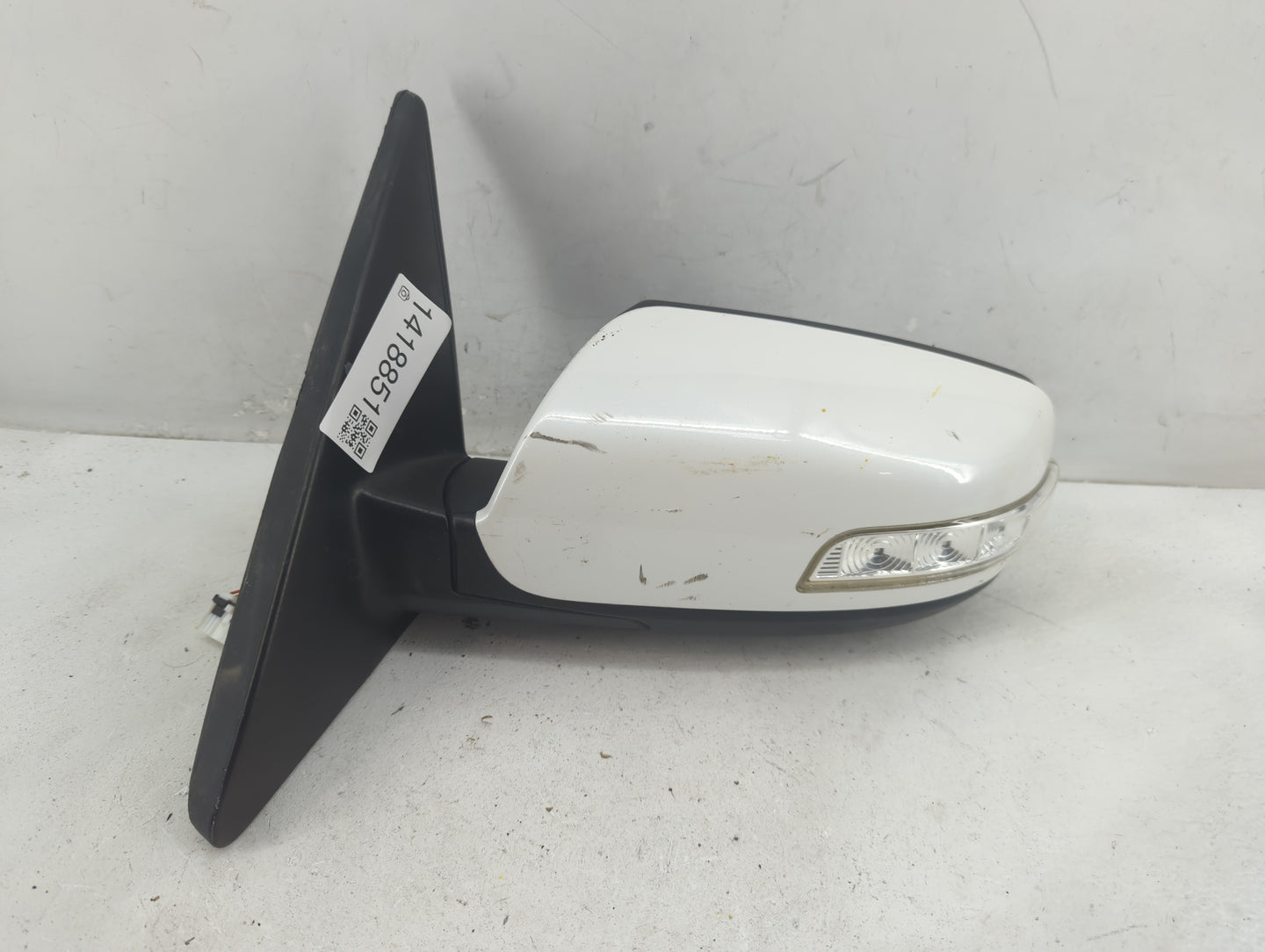 2011-2015 Kia Sorento Driver Side View Mirror - Left Door Mirror OEM Used - Oemusedautoparts1.com