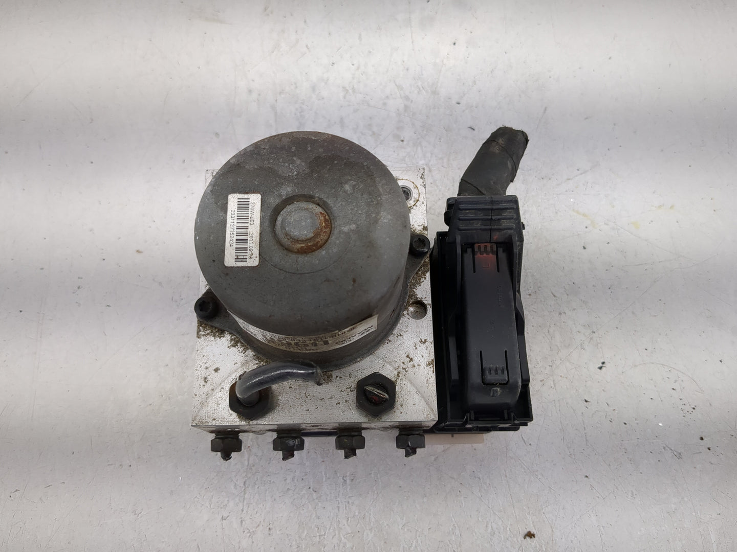 2011-2013 Kia Sorento ABS Pump Control Module Replacement P/N:58910-1U860 58910-1U960 Fits Fits 2011 2012 2013 OEM Used Auto