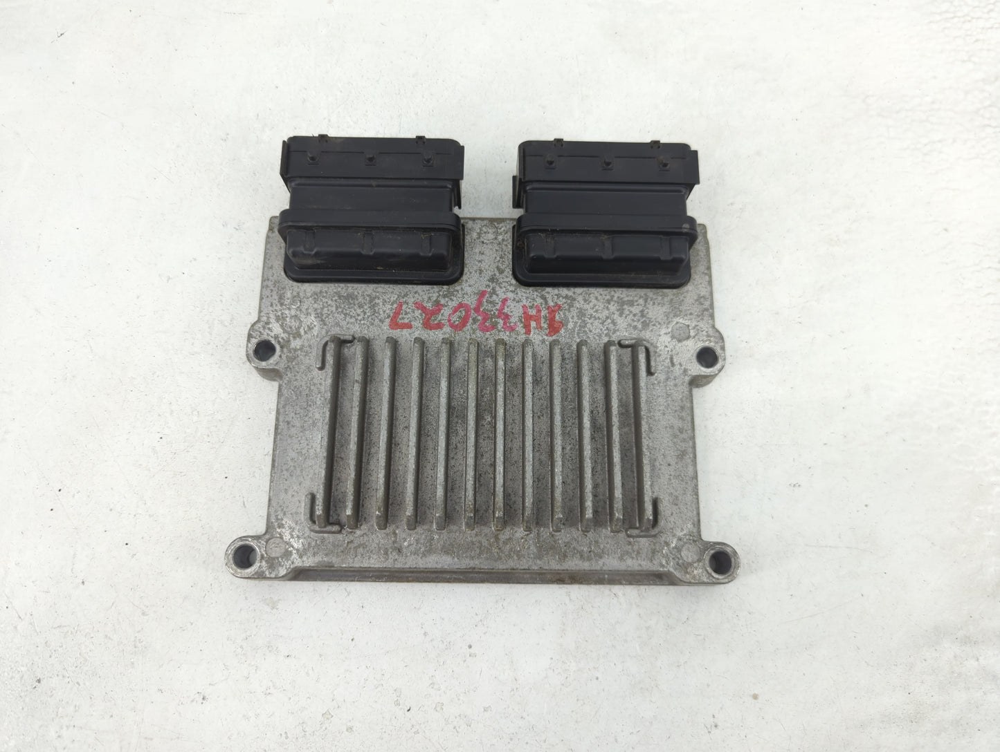 2011-2013 Kia Sorento PCM Engine Control Computer ECU ECM PCU OEM P/N:39108-3C012 28353397 Fits Fits 2011 2012 2013 OEM Used