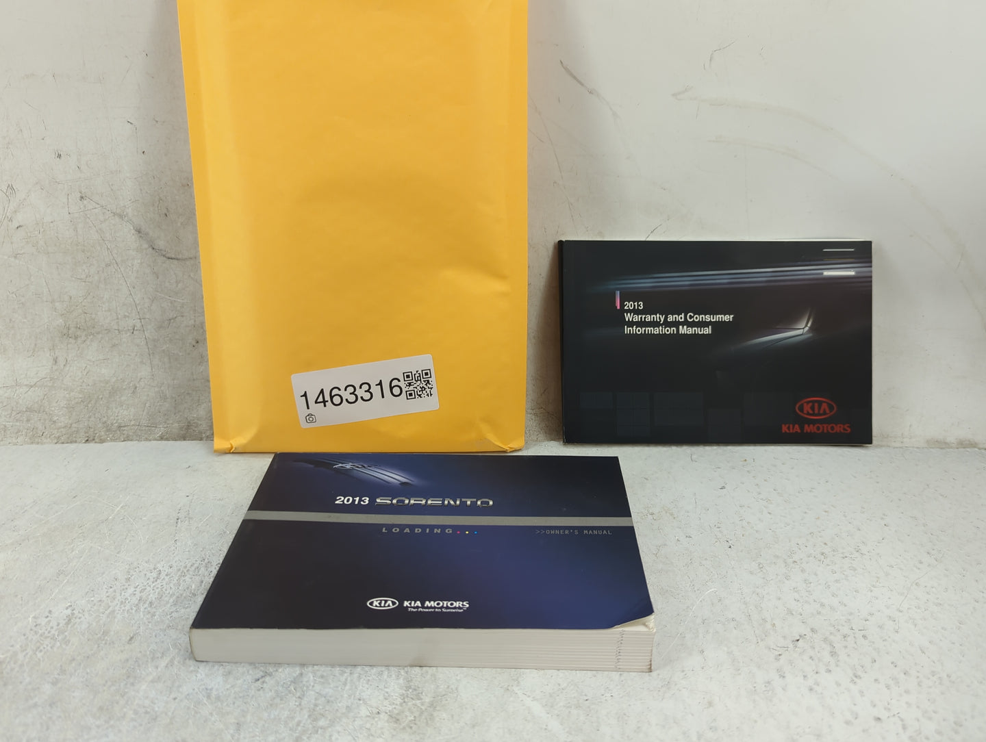 2013 Kia Sorento Owners Manual Book Guide P/N:A2P0-EU22A OEM Used Auto Parts - Oemusedautoparts1.com