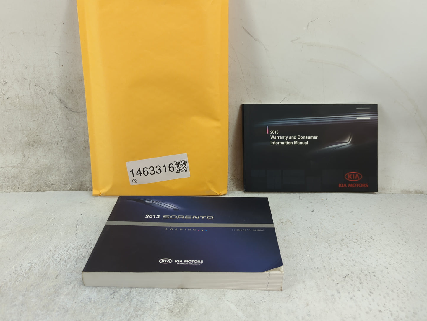2013 Kia Sorento Owners Manual Book Guide P/N:A2P0-EU22A OEM Used Auto Parts - Oemusedautoparts1.com