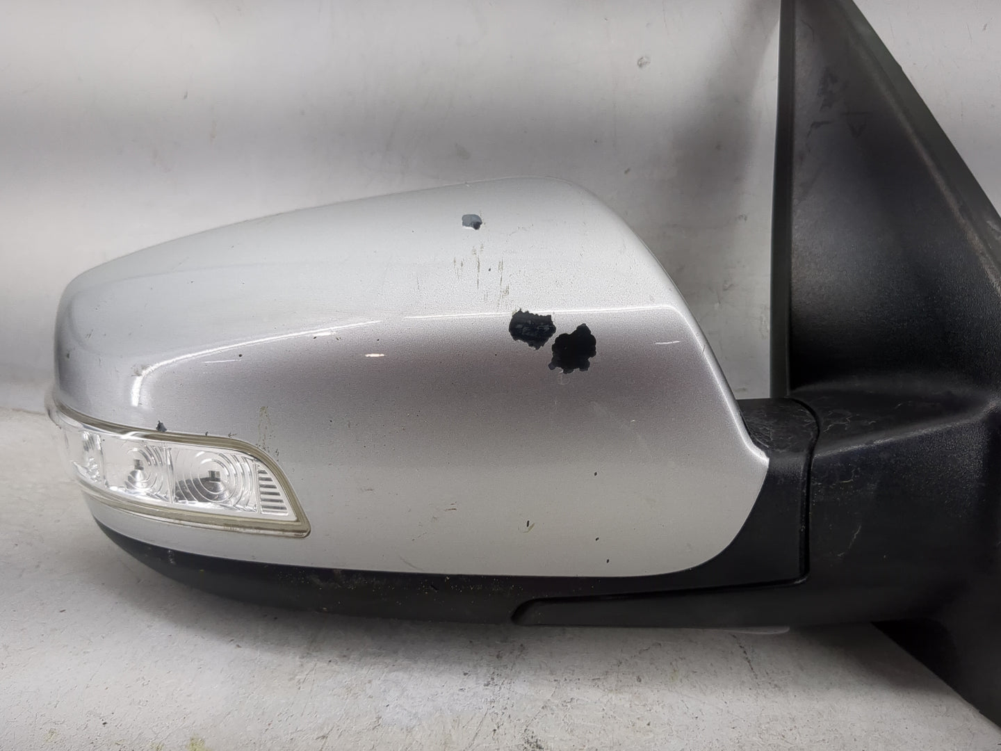2011-2015 Kia Sorento Passenger Side View Mirror - Right Door Mirror OEM Used - Oemusedautoparts1.com