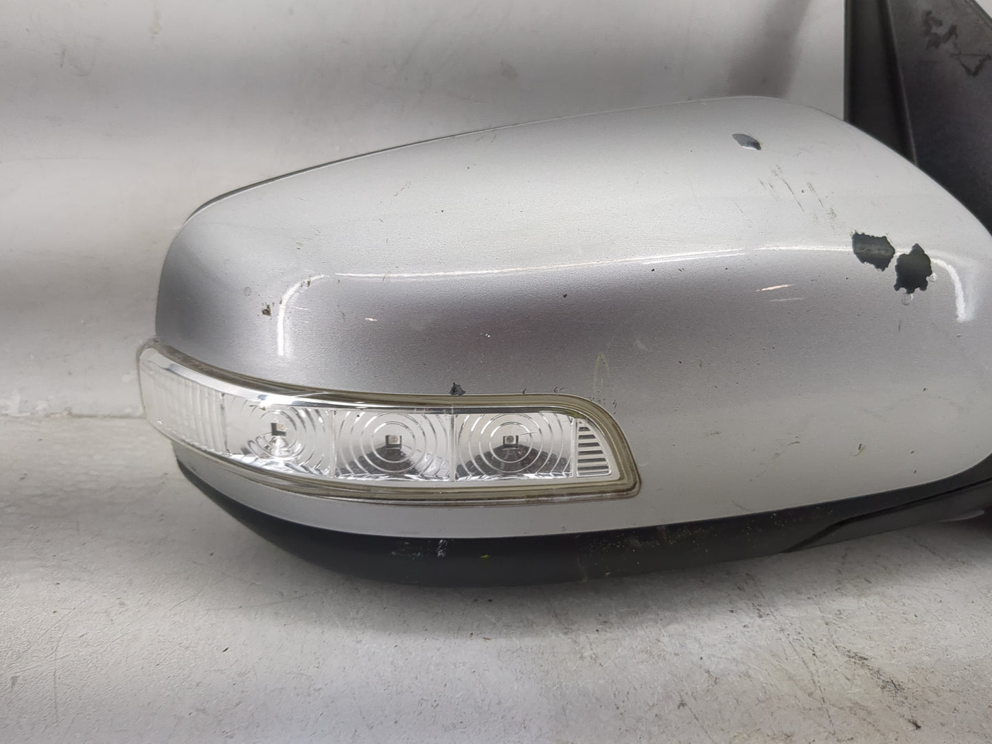 2011-2015 Kia Sorento Passenger Side View Mirror - Right Door Mirror OEM Used - Oemusedautoparts1.com