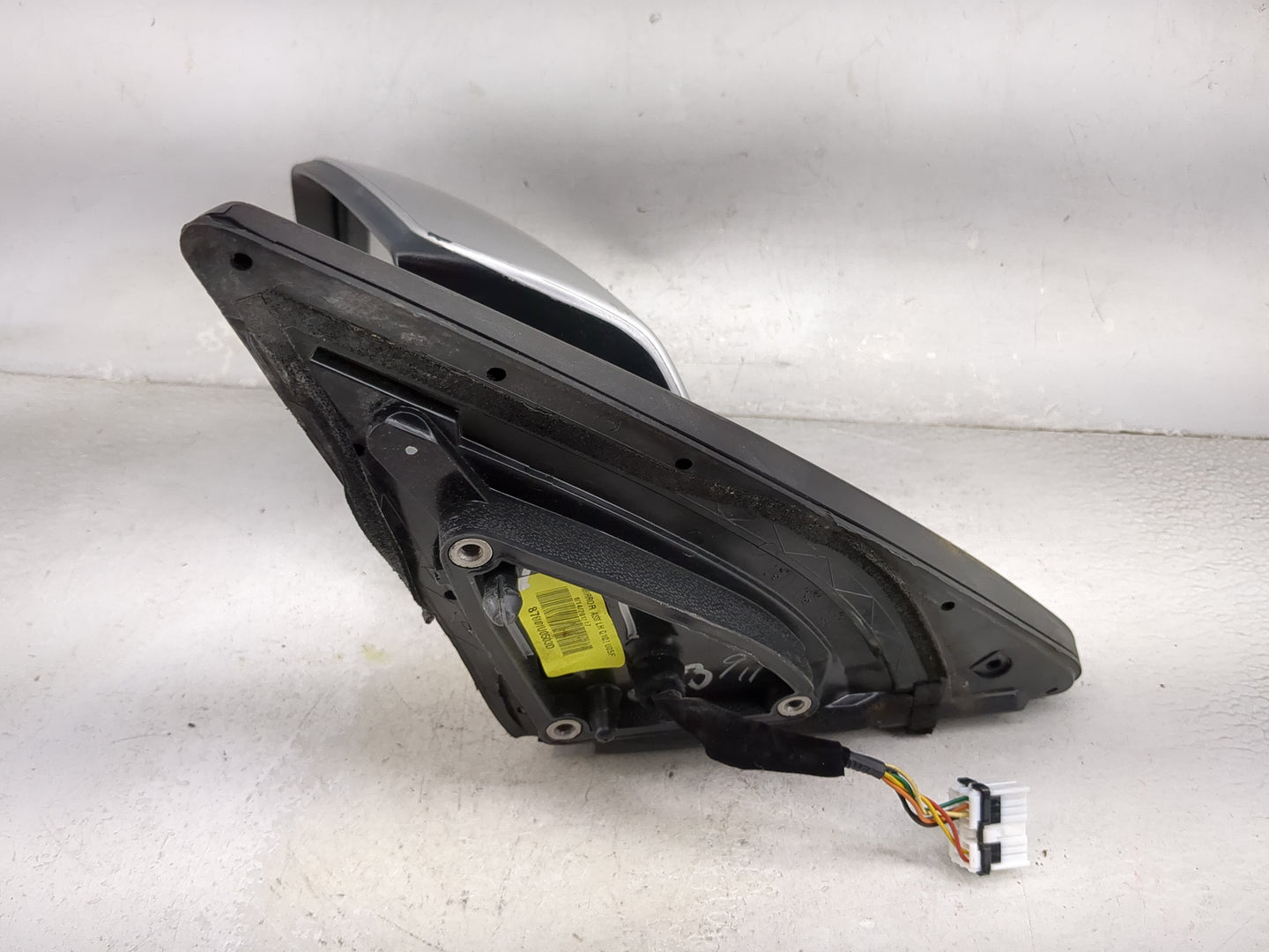 2011-2015 Kia Sorento Driver Side View Mirror - Left Door Mirror OEM Used - Oemusedautoparts1.com