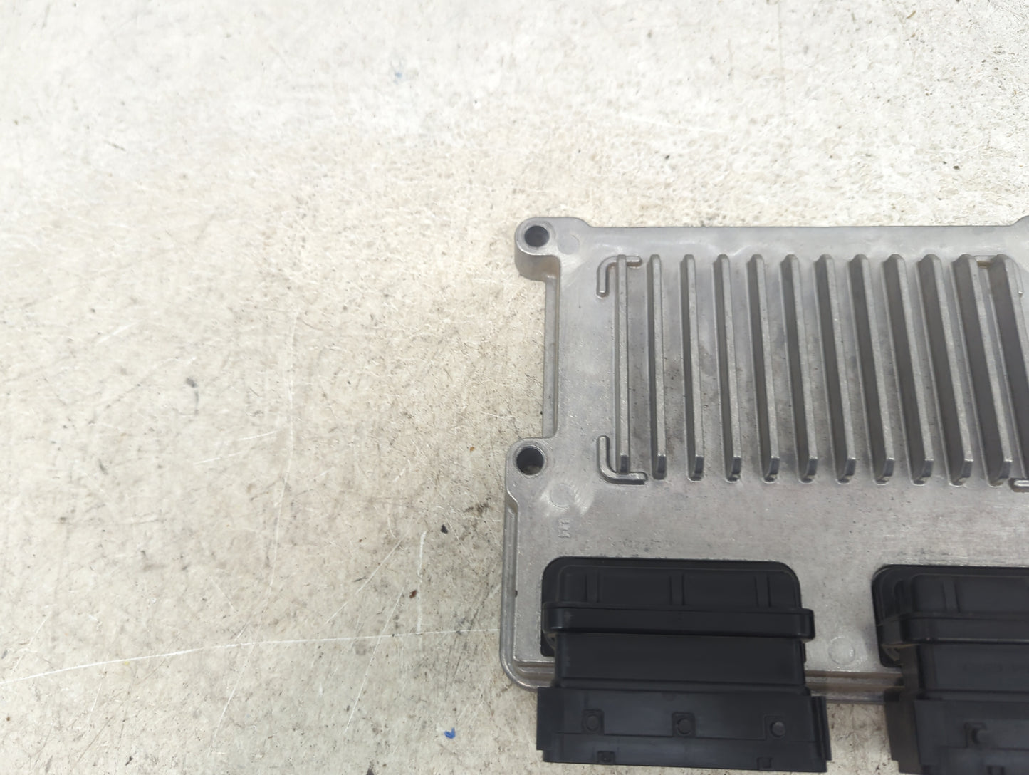 2011-2013 Kia Sorento PCM Engine Control Computer ECU ECM PCU OEM P/N:39108-3C062 28353399 Fits Fits 2011 2012 2013 OEM Used