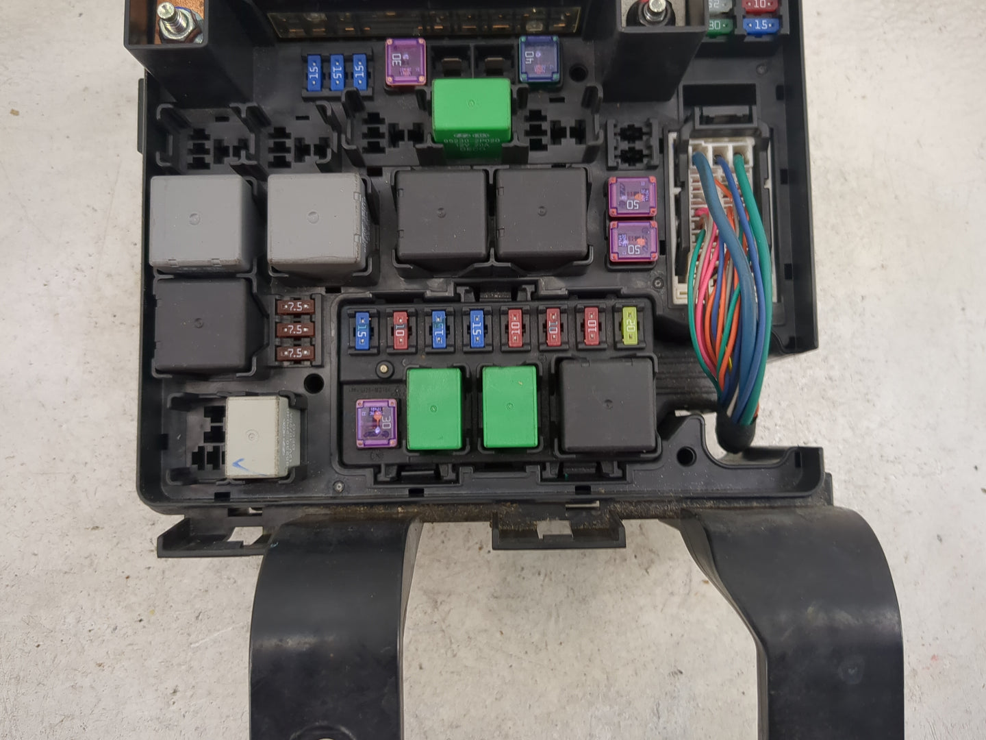 2011-2013 Kia Sorento Fusebox Fuse Box Panel Relay Module P/N:91ZZ9-42655 F11 150A, 1204270070 Fits Fits 2011 2012 2013 OEM 