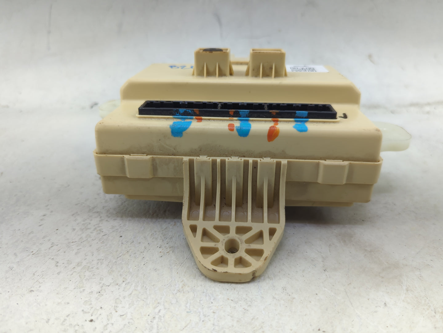 2013-2015 Kia Sorento Body Control Module Bcm Xm200g4q2050|954001u200 - Oemusedautoparts1.com