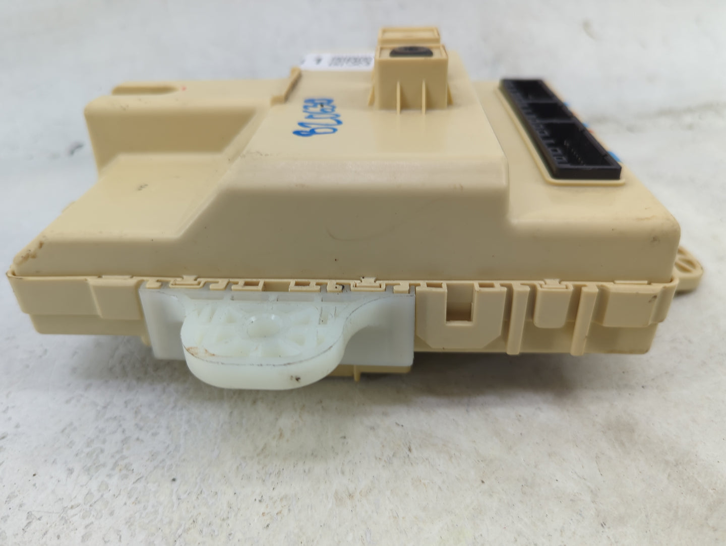 2013-2015 Kia Sorento Body Control Module Bcm Xm200g4q2050|954001u200 - Oemusedautoparts1.com