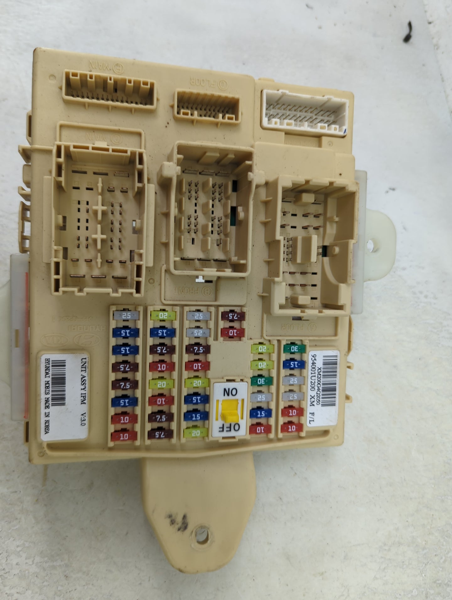 2013-2015 Kia Sorento Body Control Module Bcm Xm200g4q2050|954001u200 - Oemusedautoparts1.com